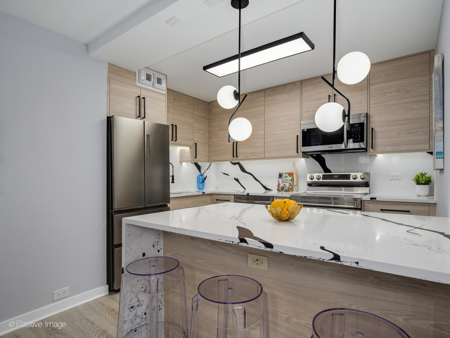 3550 N Lake Shore Drive #806, Chicago, IL 60657