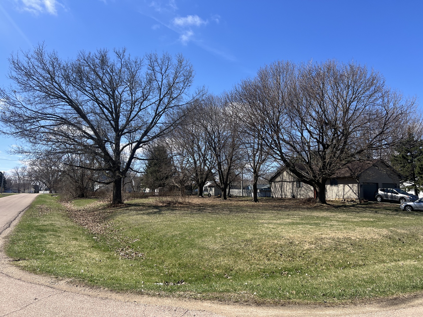 990 Holiday Drive, Lake Holiday, IL 60548