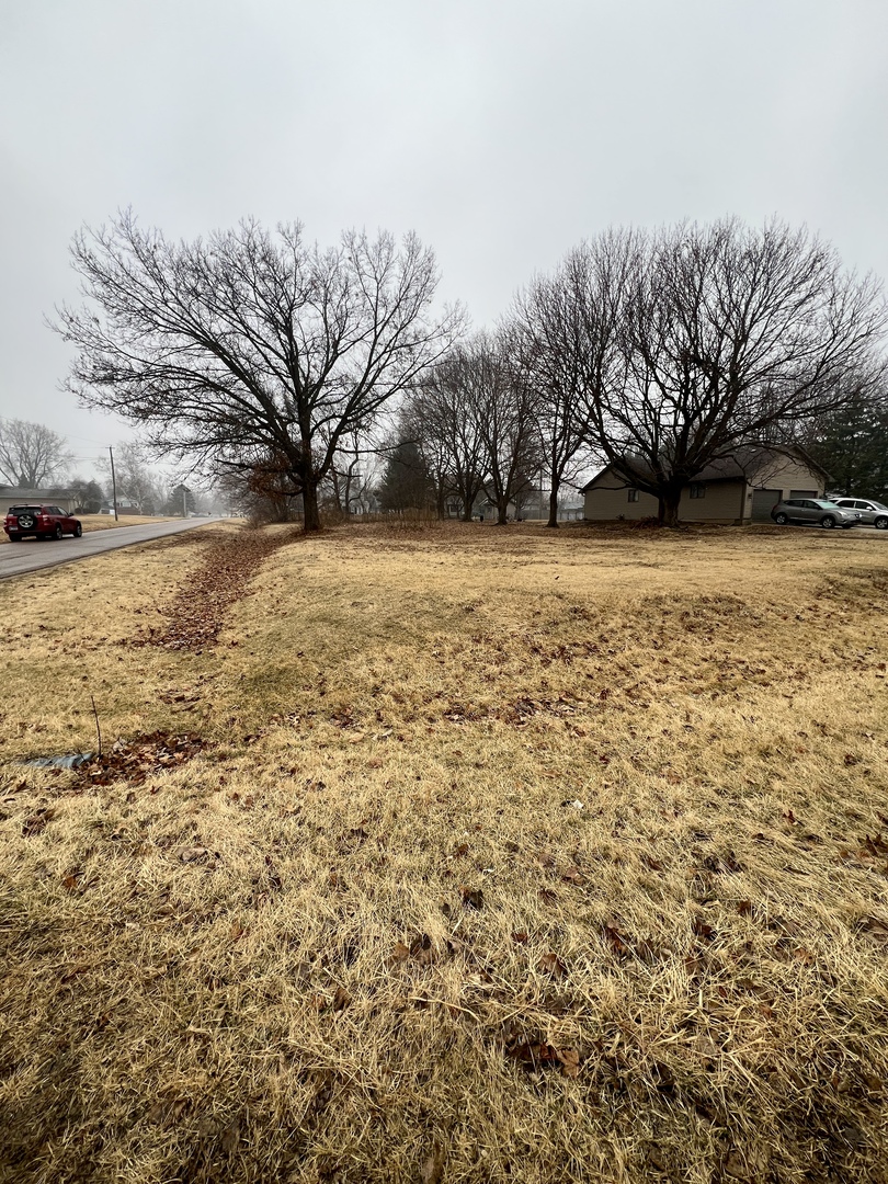 990 Holiday Drive, Lake Holiday, IL 60548