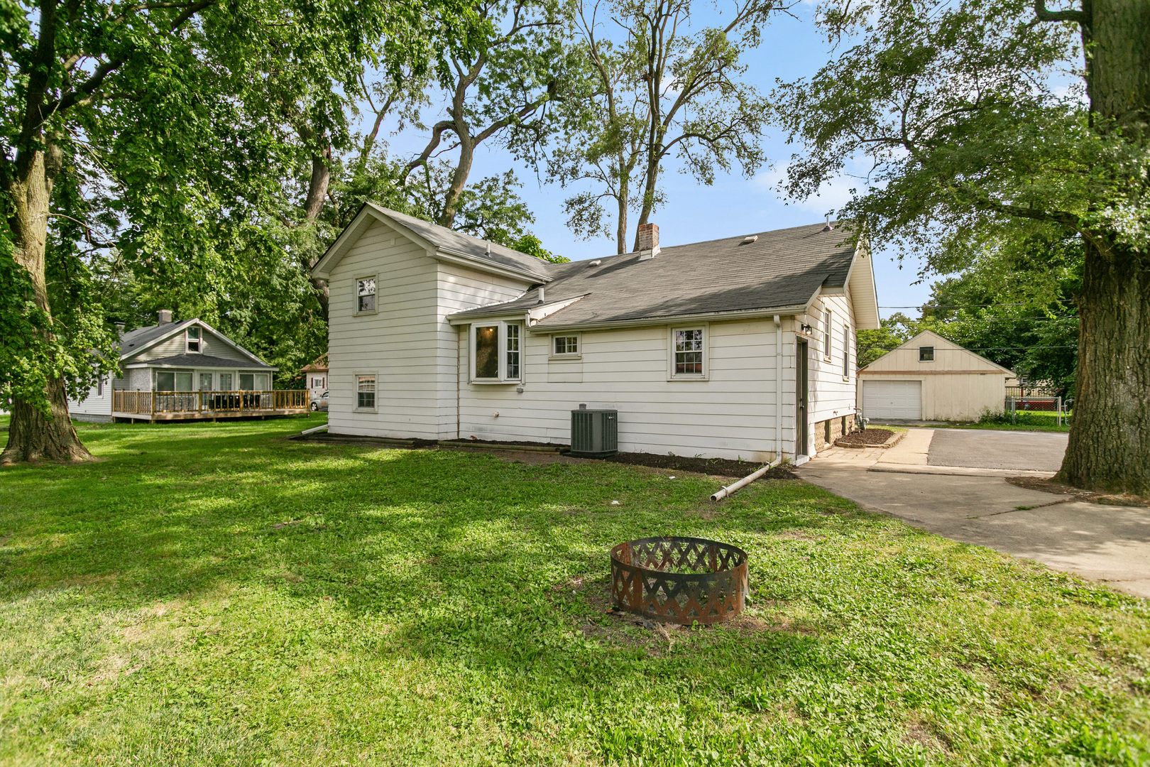 428 E 156th Place, South Holland, IL 60473