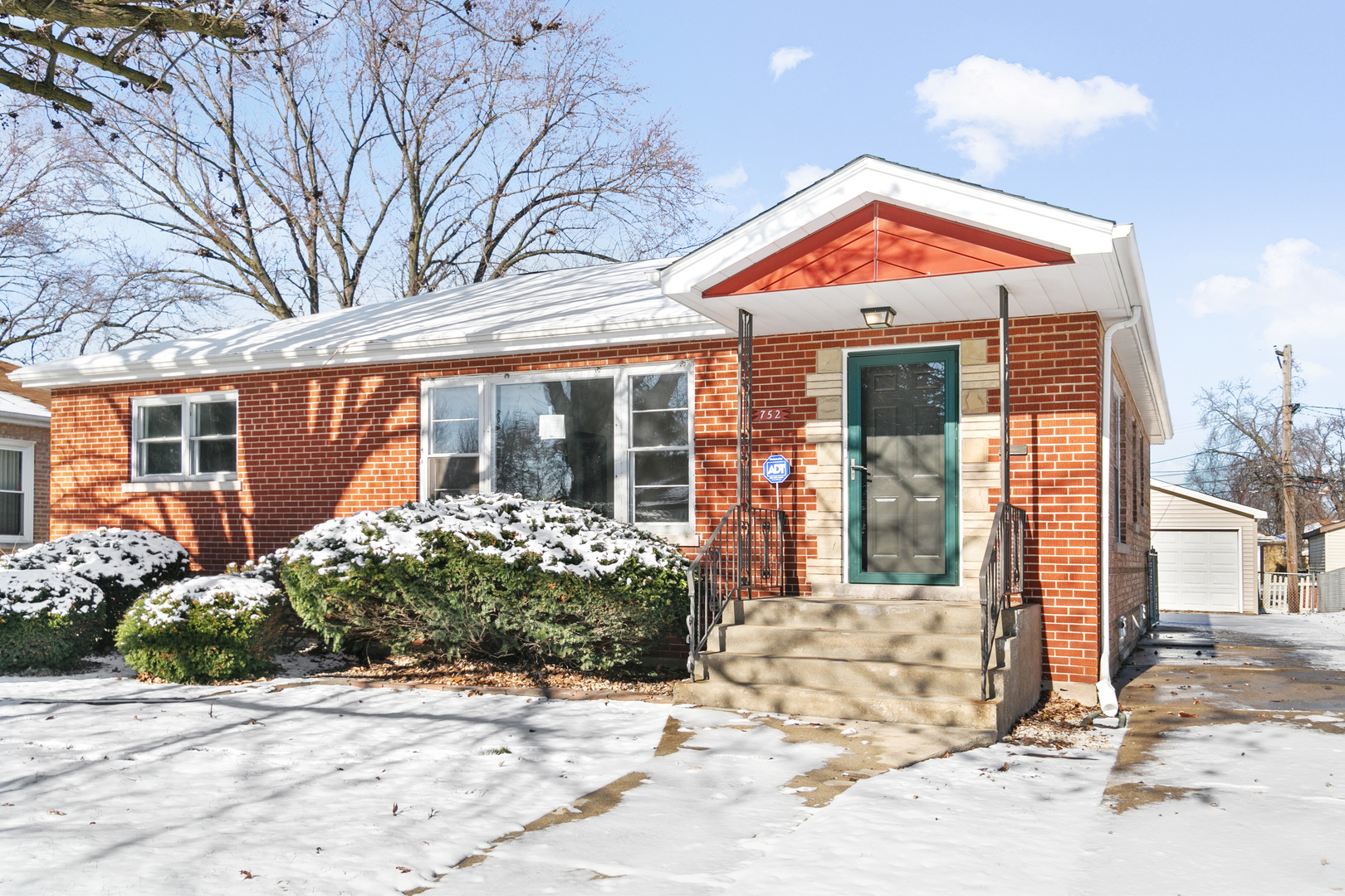 752 E 164th Street, South Holland, IL 60473