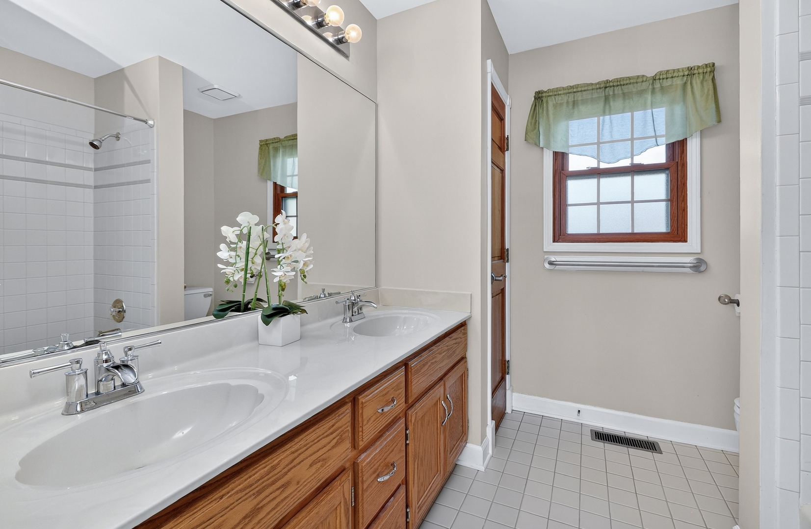 911 Rock Spring Road, Naperville, IL 60565