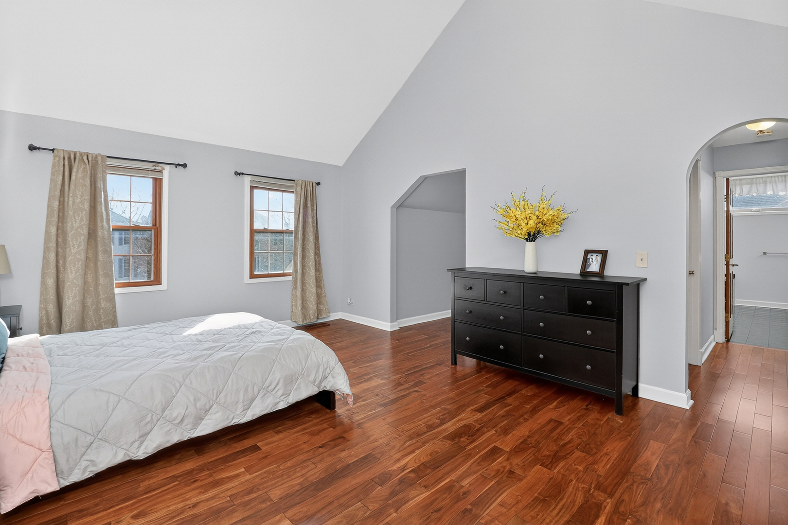 911 Rock Spring Road, Naperville, IL 60565