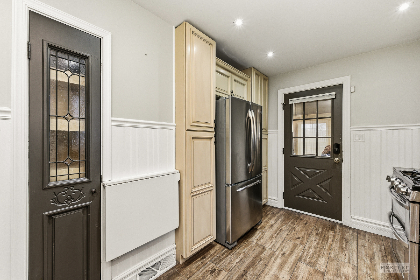 941 S 4th Street, Aurora, IL 60505