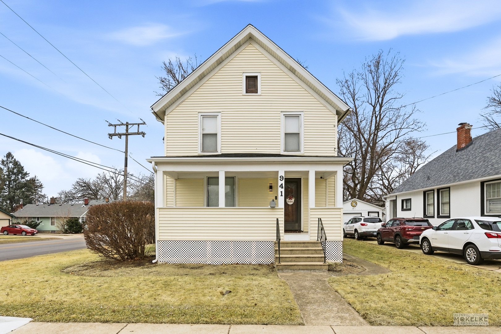 941 S 4th Street, Aurora, IL 60505