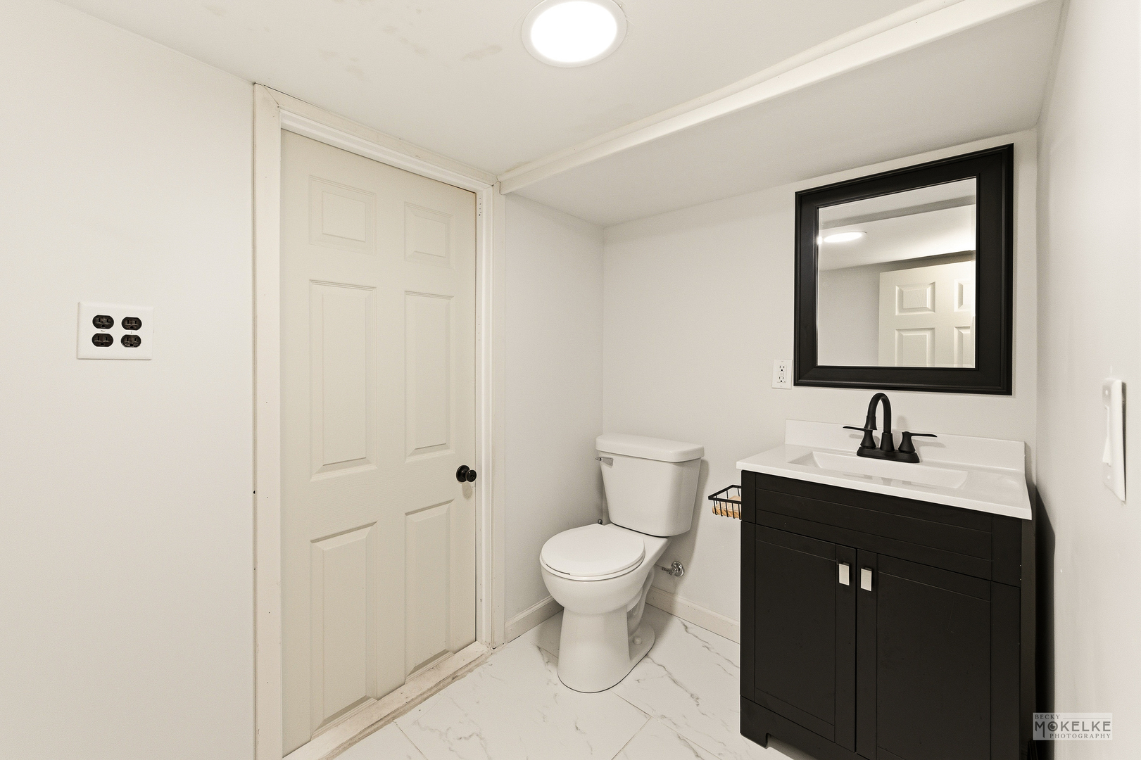 941 S 4th Street, Aurora, IL 60505