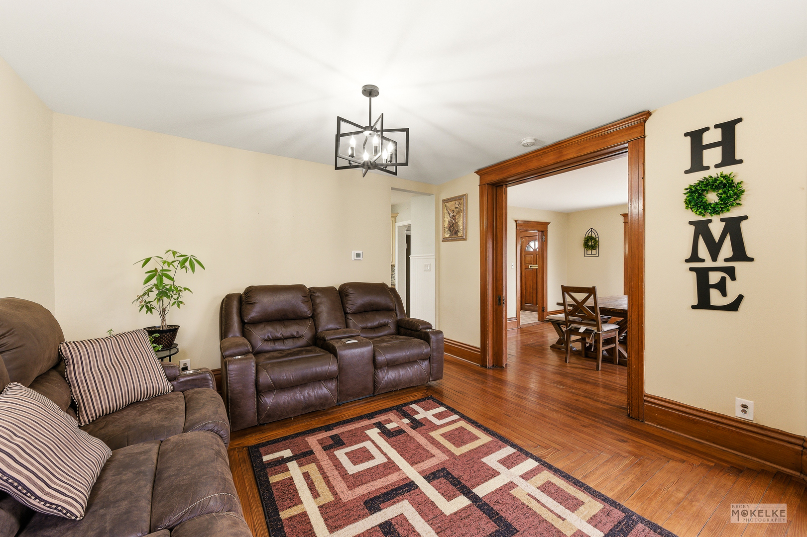 941 S 4th Street, Aurora, IL 60505