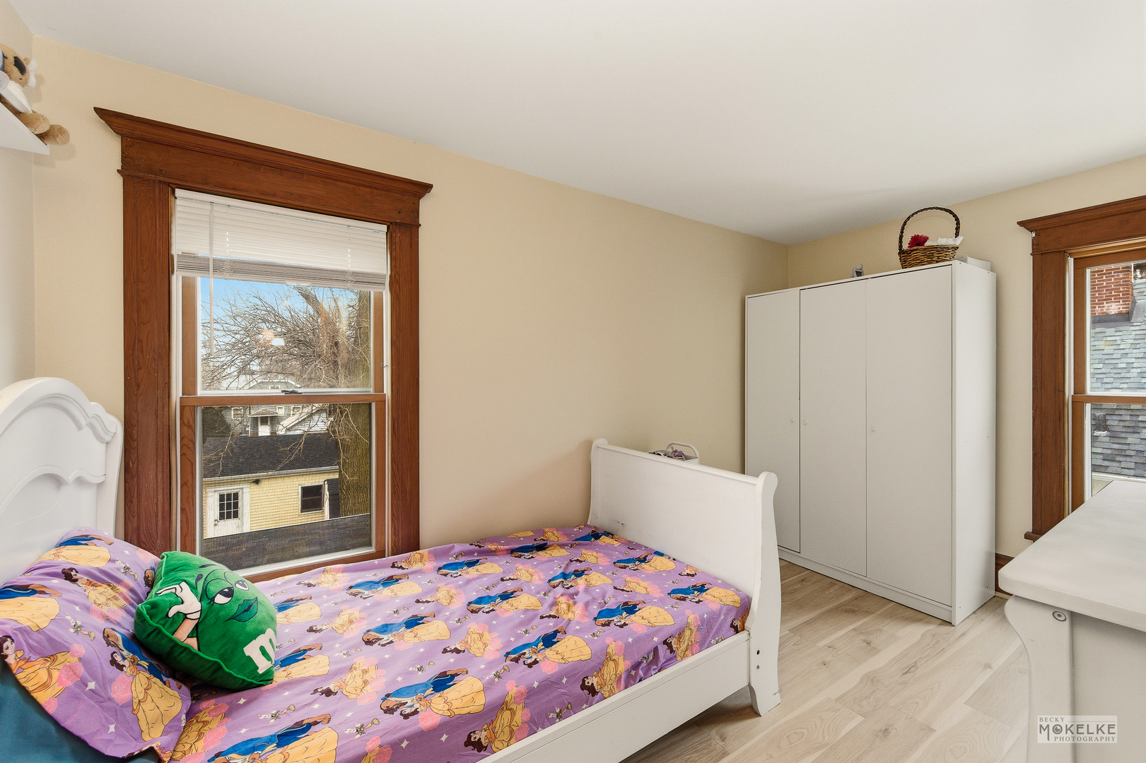 941 S 4th Street, Aurora, IL 60505