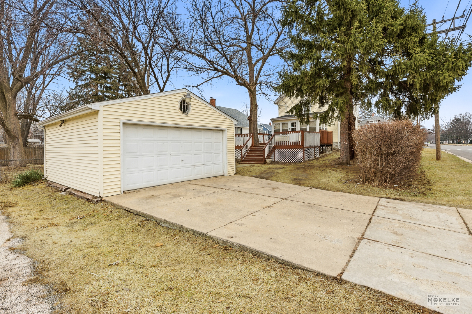 941 S 4th Street, Aurora, IL 60505
