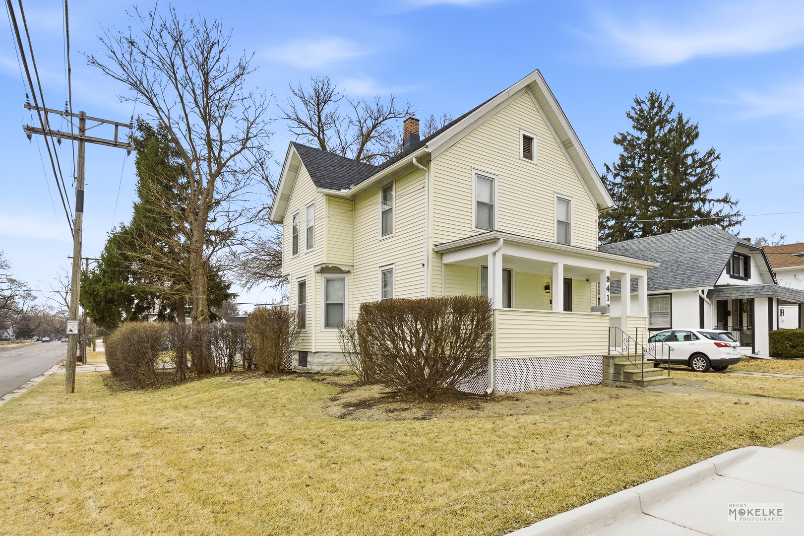 941 S 4th Street, Aurora, IL 60505