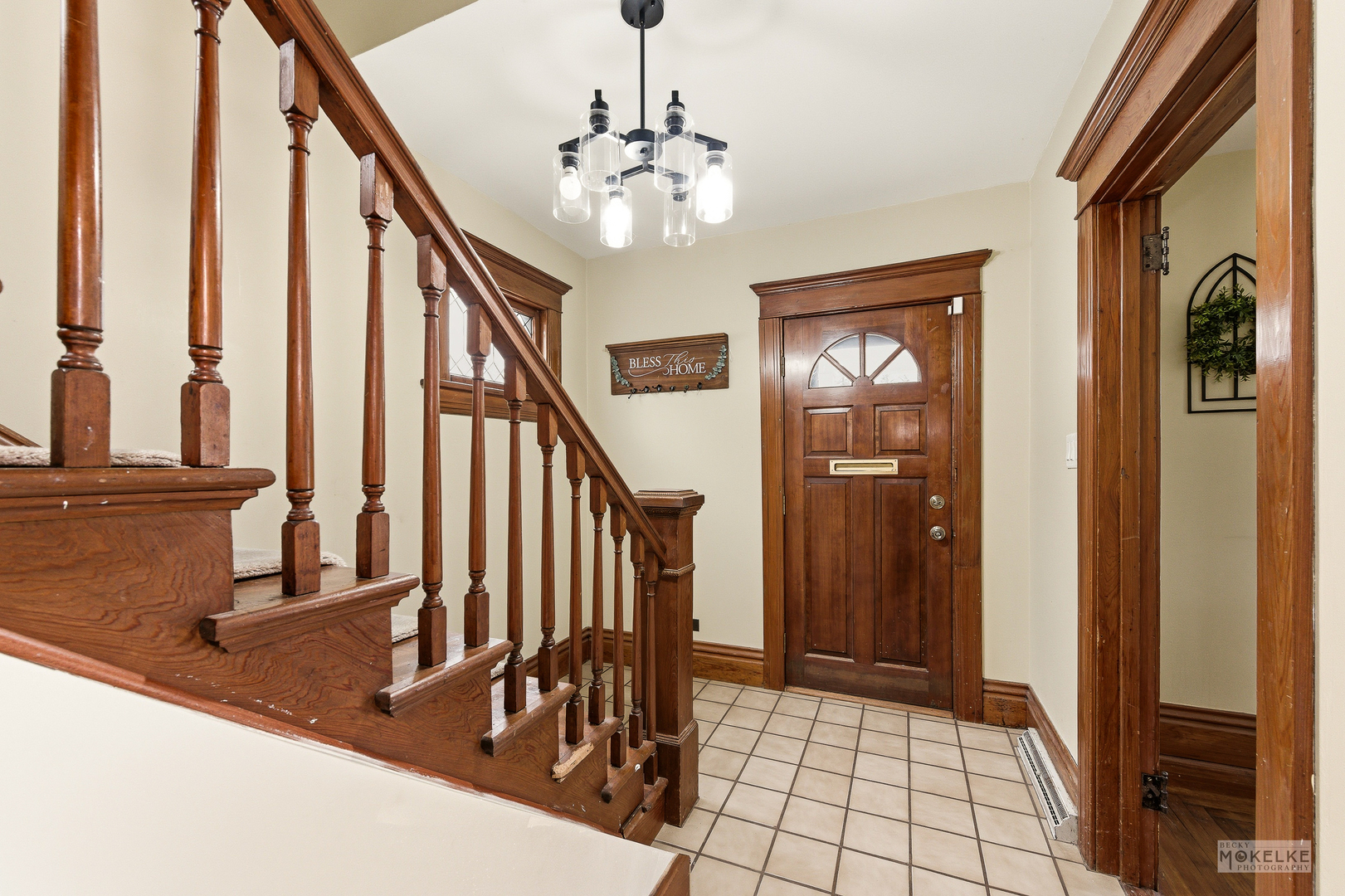 941 S 4th Street, Aurora, IL 60505