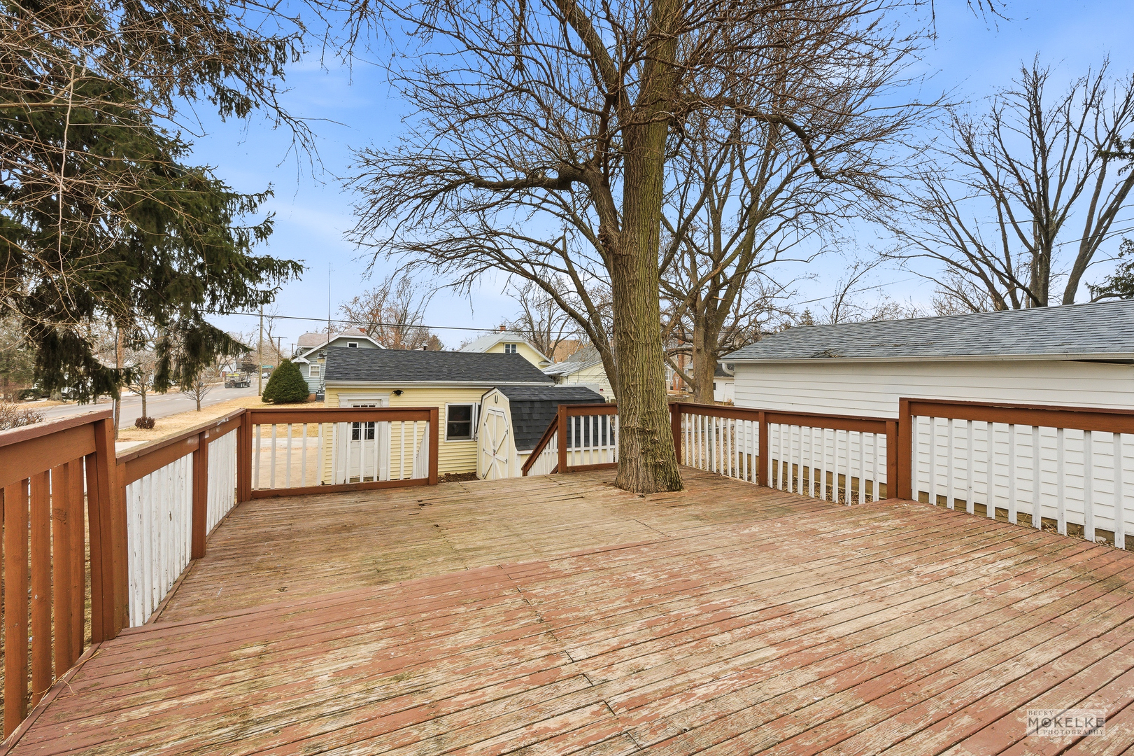 941 S 4th Street, Aurora, IL 60505
