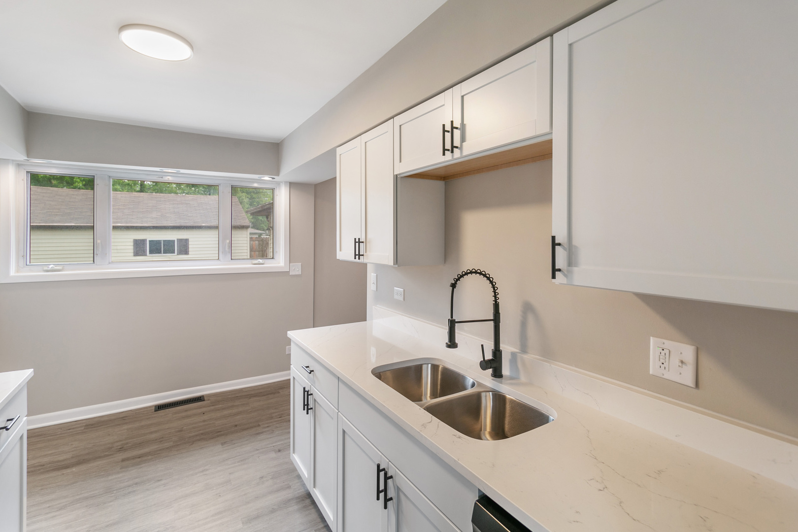 17303 Chicago Avenue, Lansing, IL 60438