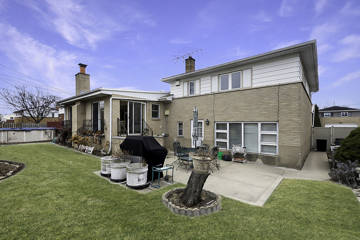 1205 Winston Drive, Melrose Park, IL 60160