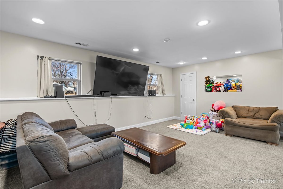 5716 Bunny Avenue, McHenry, IL 60051