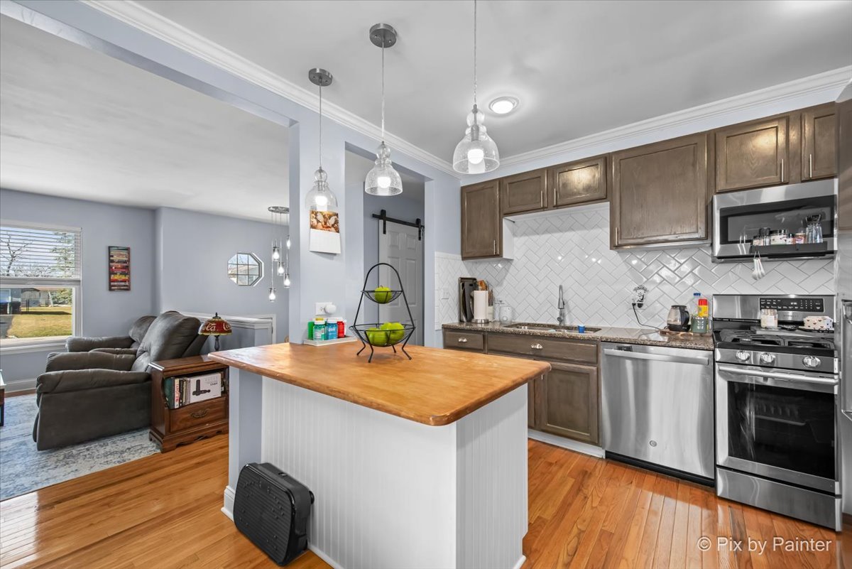 5716 Bunny Avenue, McHenry, IL 60051