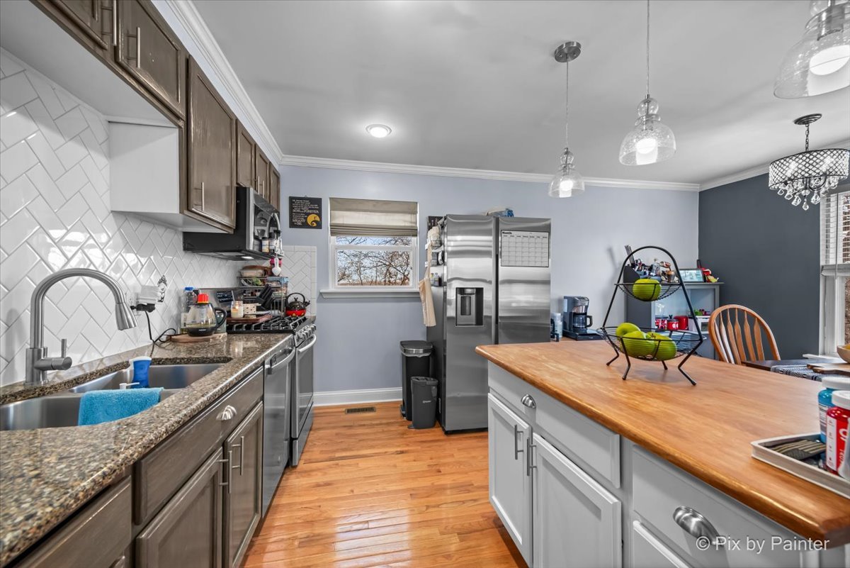 5716 Bunny Avenue, McHenry, IL 60051