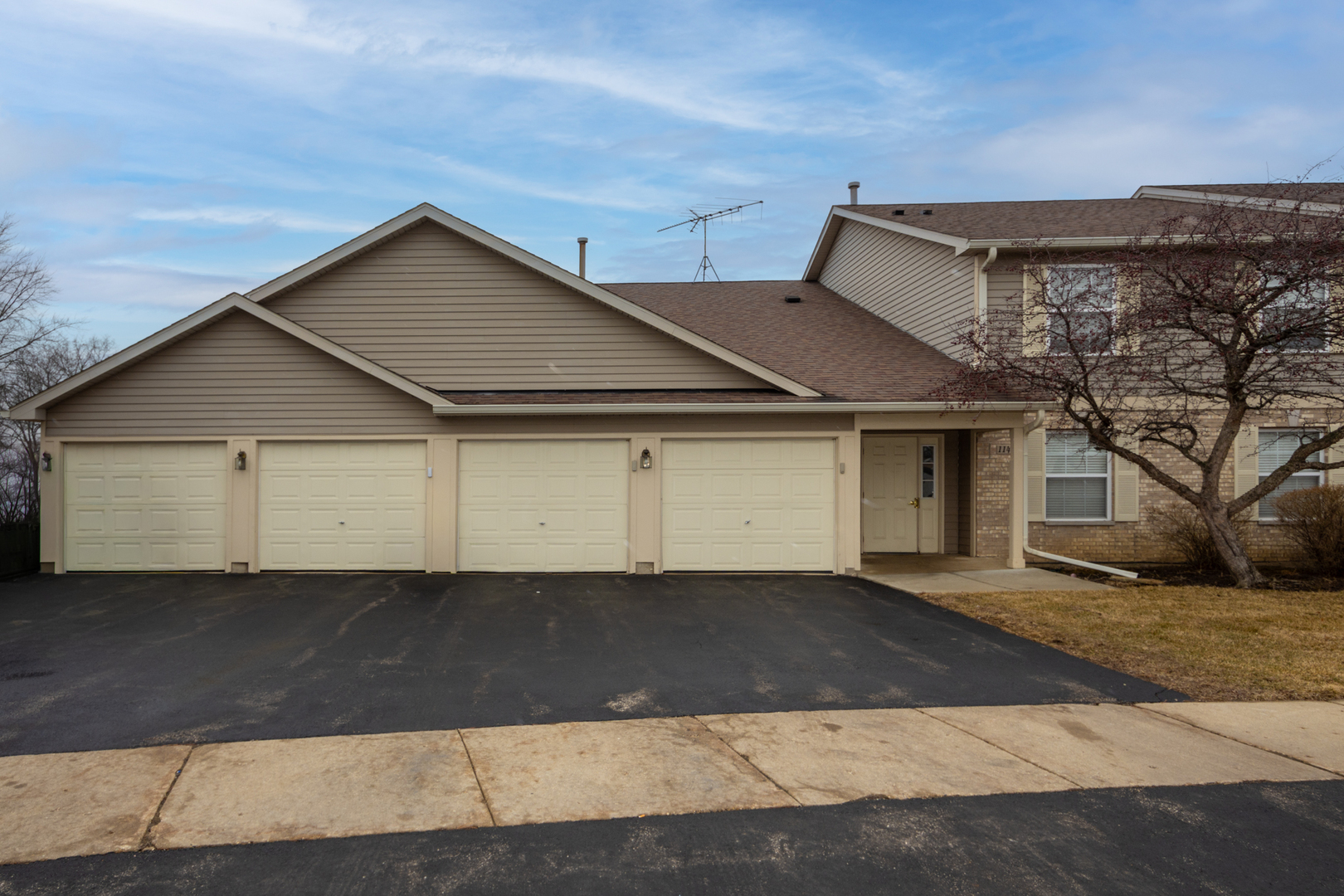 1147 N Red Oak Circle #1, Round Lake Beach, IL 60073