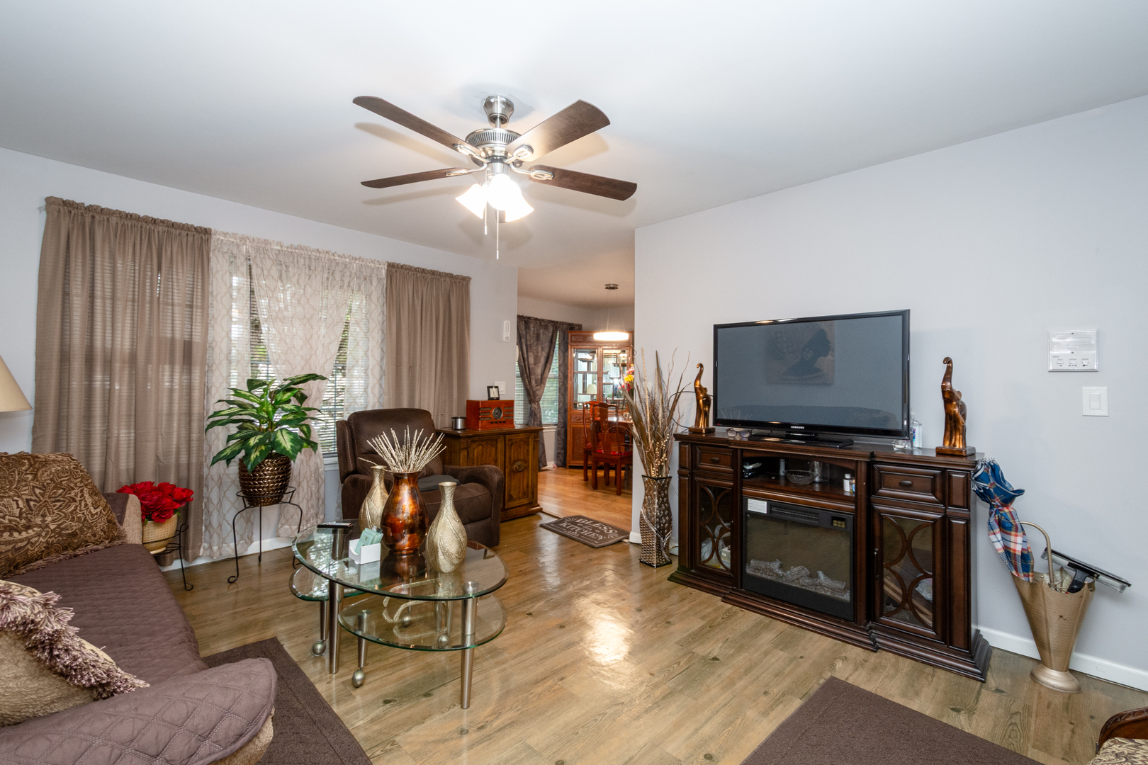 1147 N Red Oak Circle #1, Round Lake Beach, IL 60073