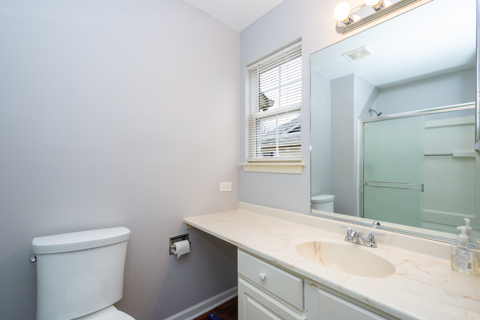 1147 N Red Oak Circle #1, Round Lake Beach, IL 60073