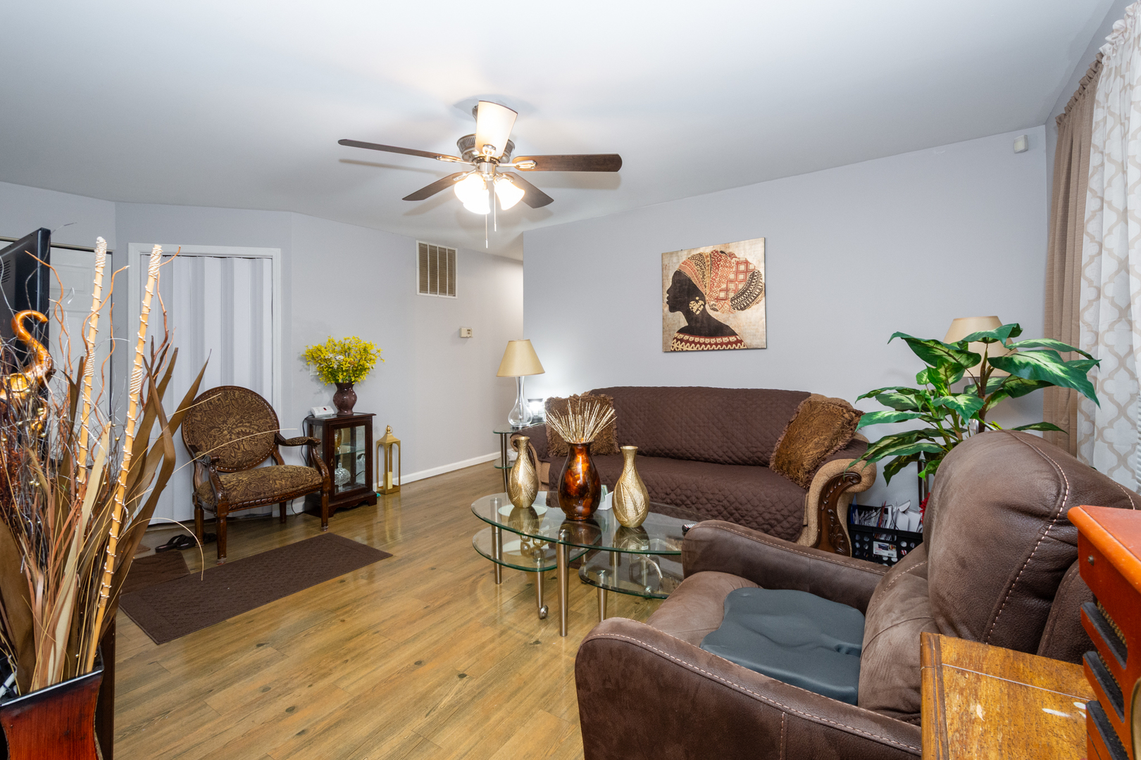 1147 N Red Oak Circle #1, Round Lake Beach, IL 60073