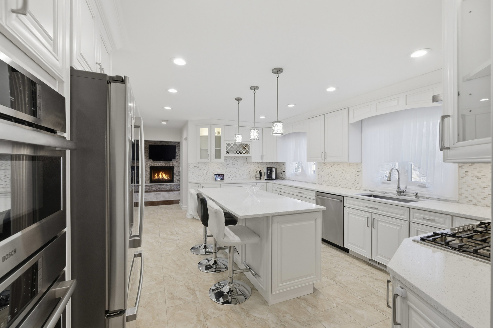 532 Lois Court, Mount Prospect, IL 60056