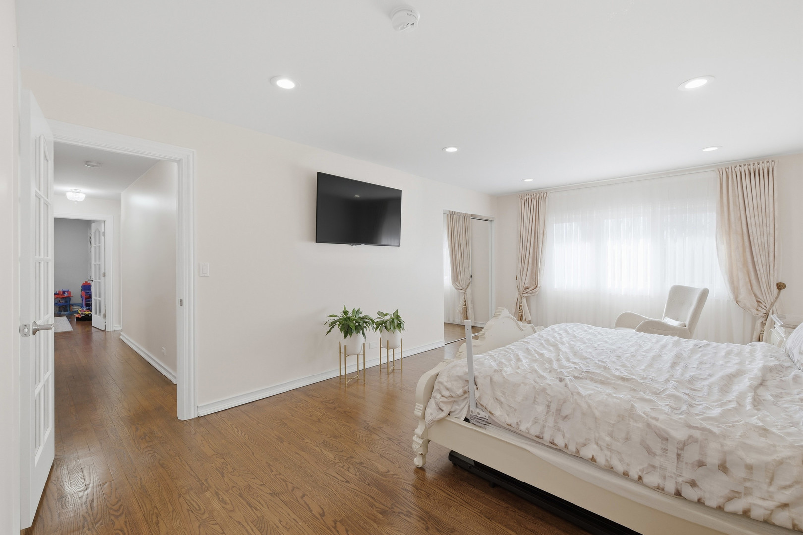 532 Lois Court, Mount Prospect, IL 60056