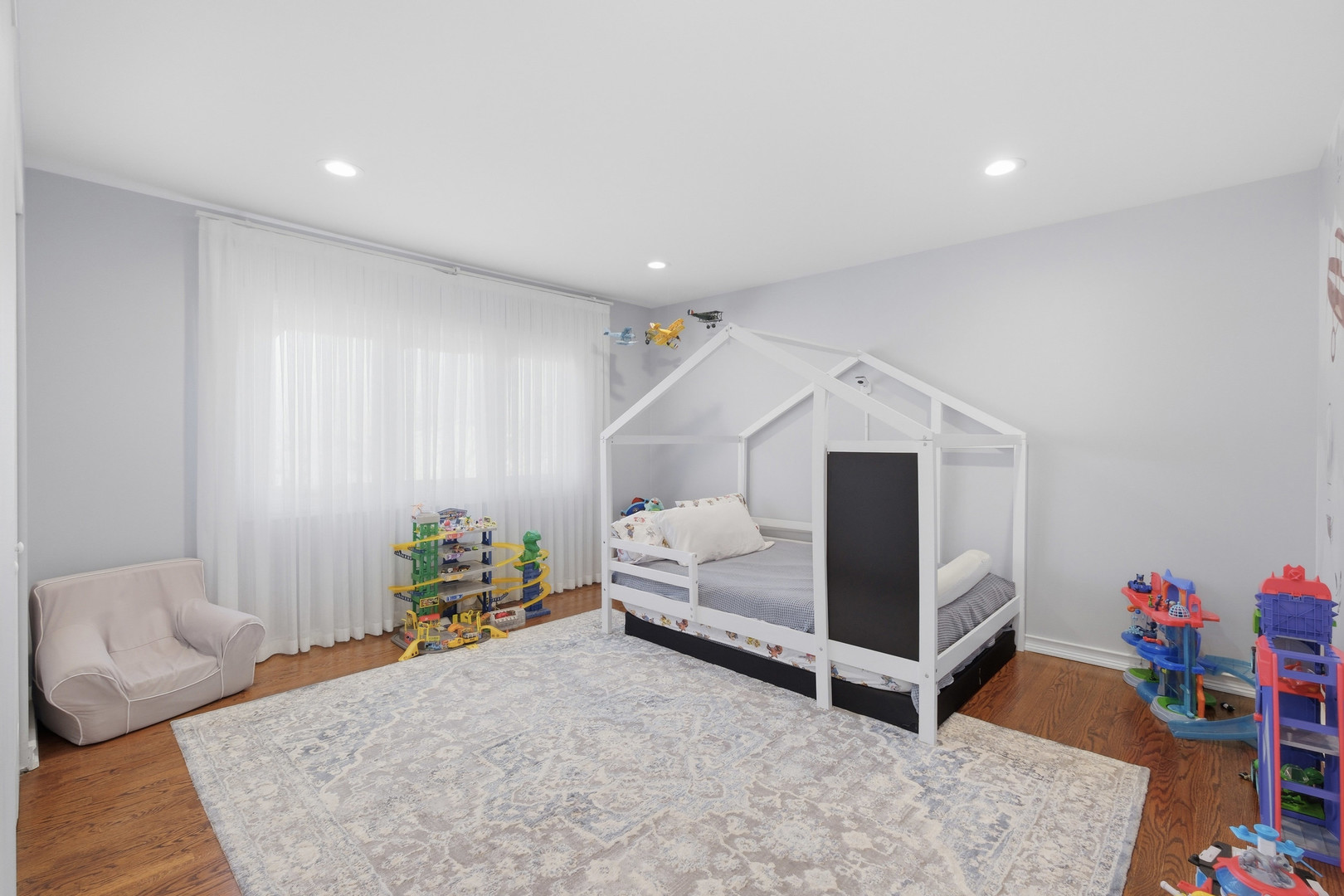 532 Lois Court, Mount Prospect, IL 60056