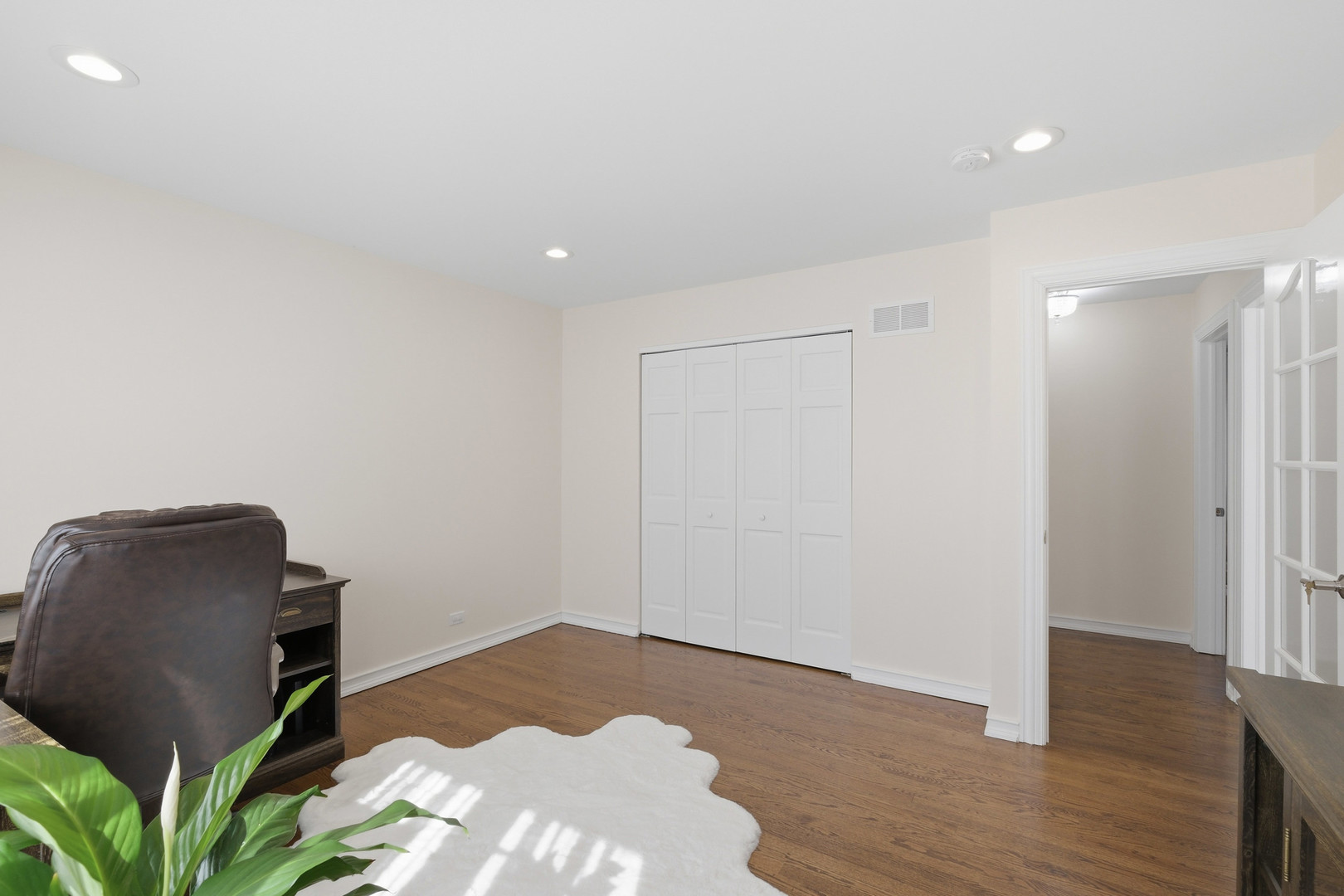 532 Lois Court, Mount Prospect, IL 60056