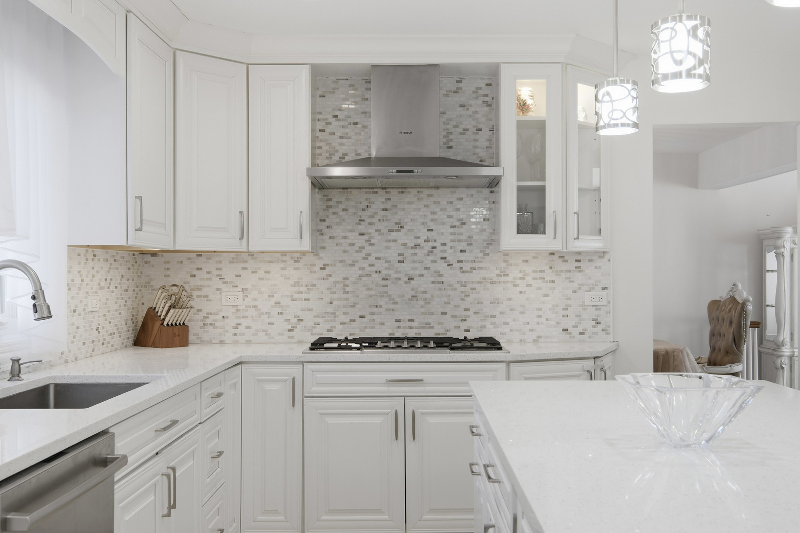 532 Lois Court, Mount Prospect, IL 60056