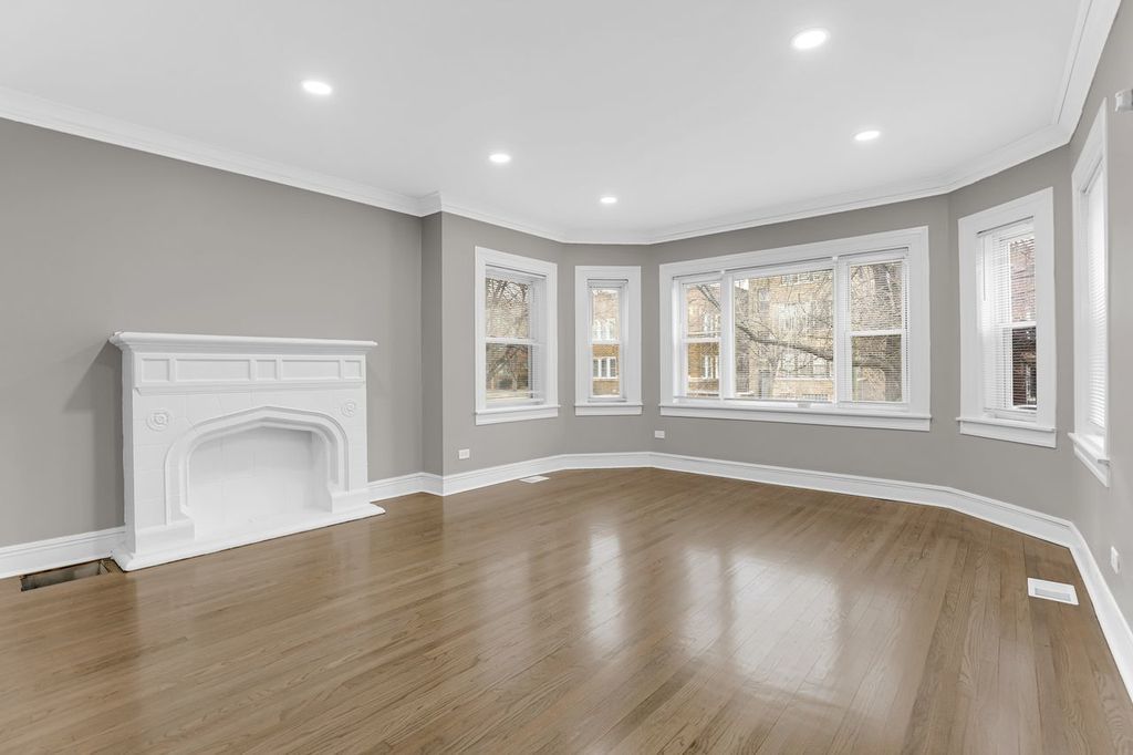 8210 S Justine Street, Chicago, IL 60620