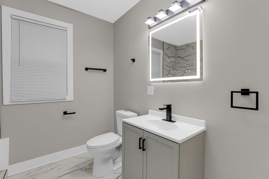 8210 S Justine Street, Chicago, IL 60620