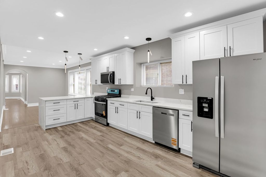 8210 S Justine Street, Chicago, IL 60620