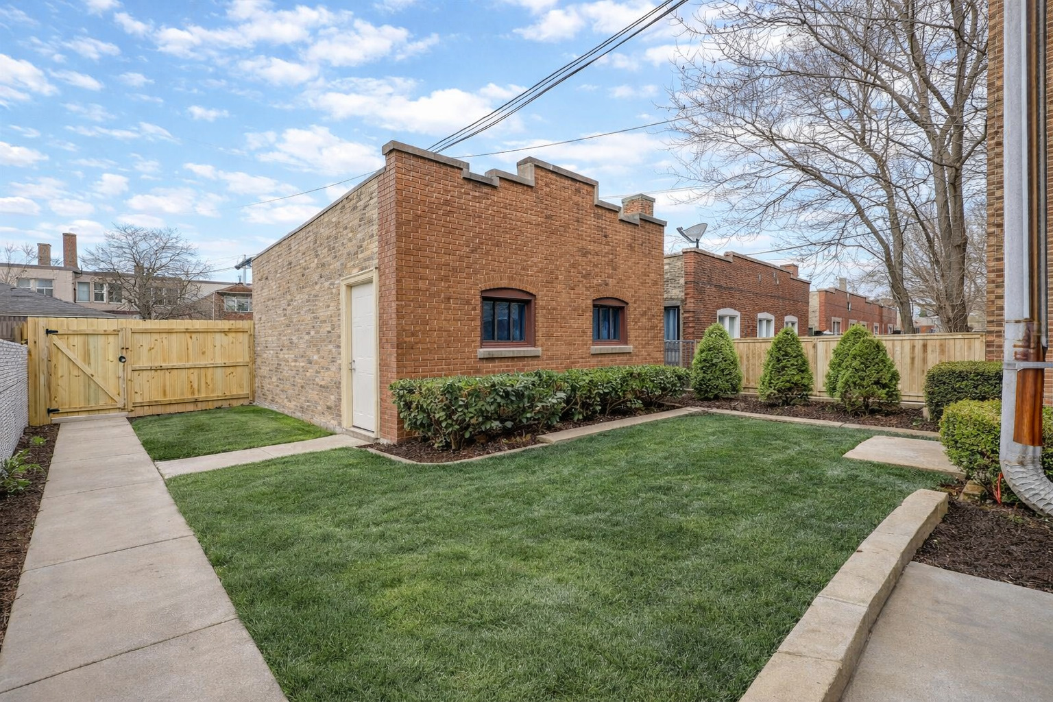 8210 S Justine Street, Chicago, IL 60620