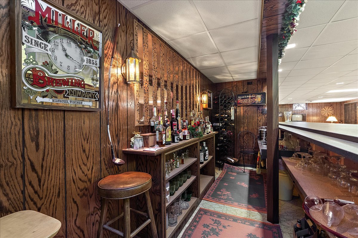 16W648 89th Place, Willowbrook, IL 60527