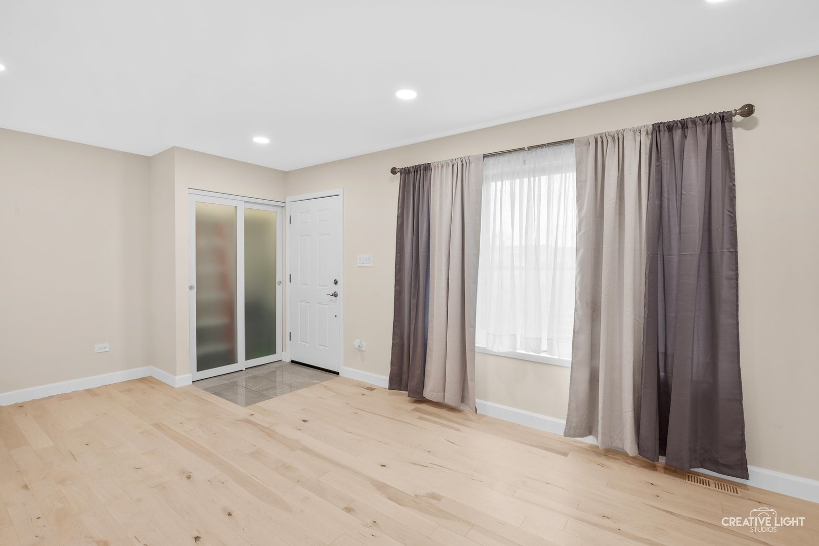 401 Salem Square, Bolingbrook, IL 60440