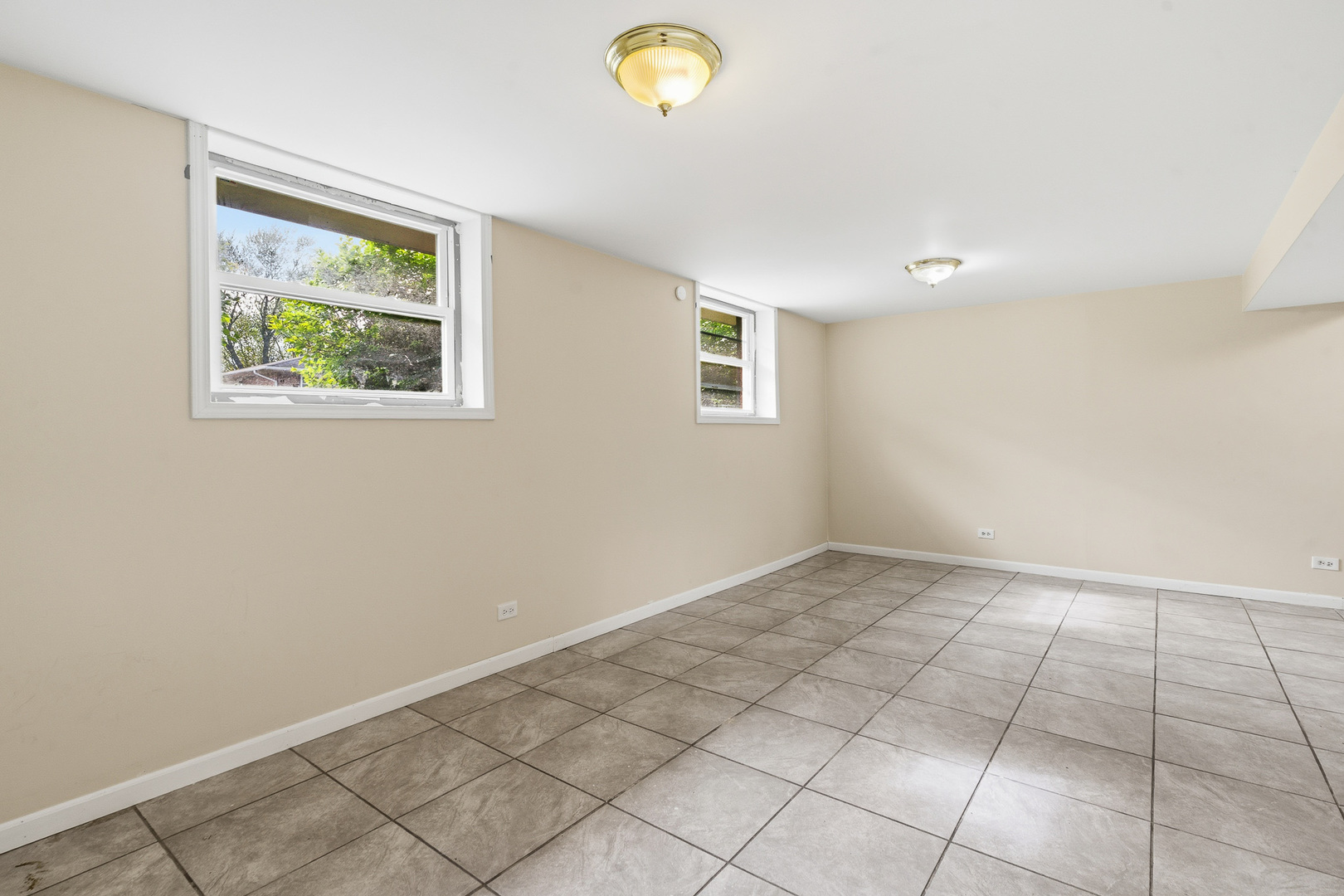 15637 Avalon Avenue, South Holland, IL 60473