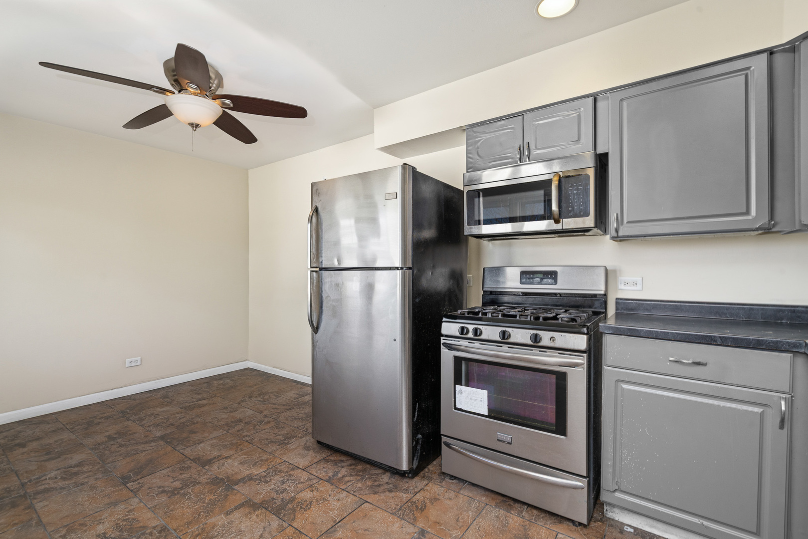 15637 Avalon Avenue, South Holland, IL 60473