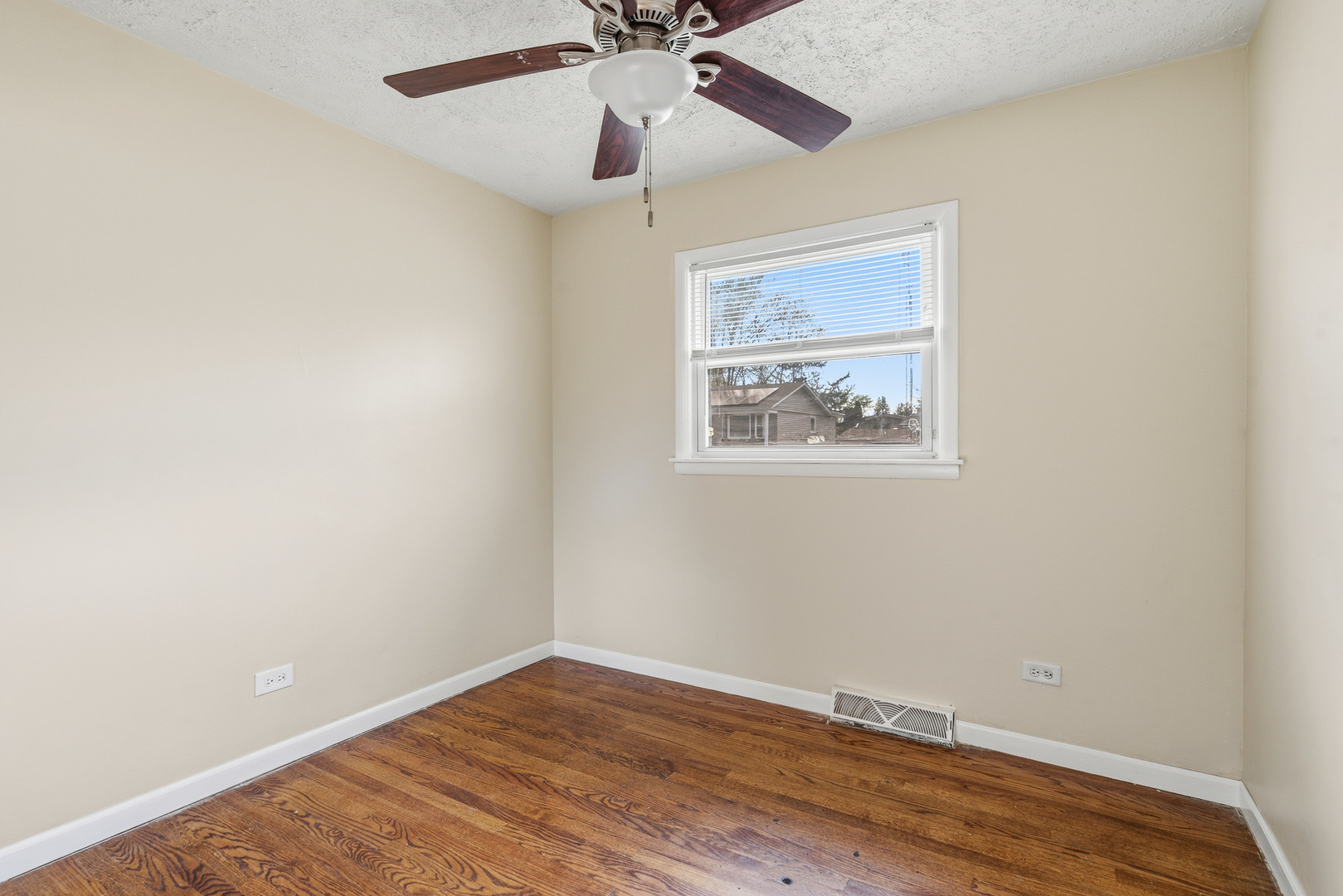 15637 Avalon Avenue, South Holland, IL 60473