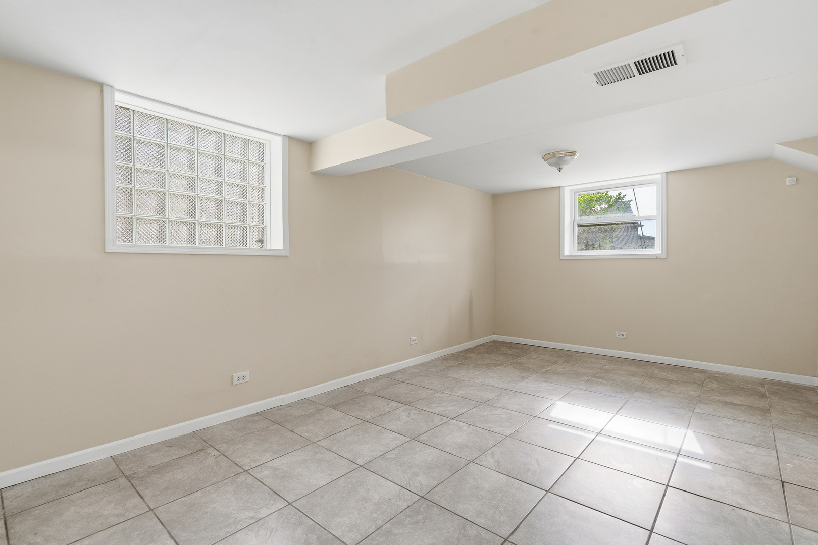 15637 Avalon Avenue, South Holland, IL 60473