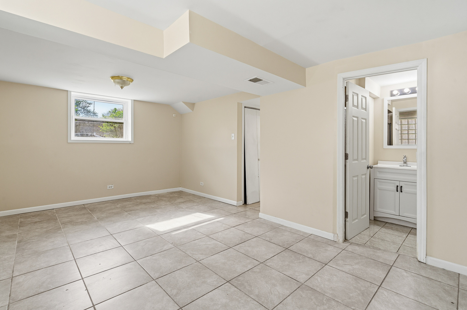 15637 Avalon Avenue, South Holland, IL 60473