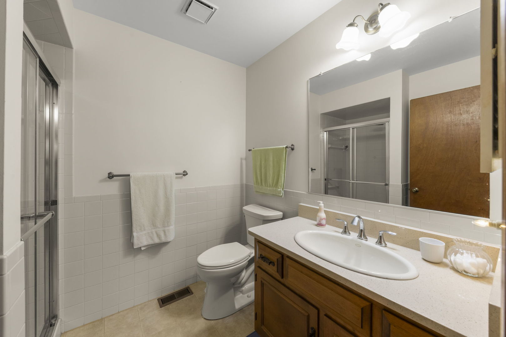 1653 Kenyon Drive, Naperville, IL 60565