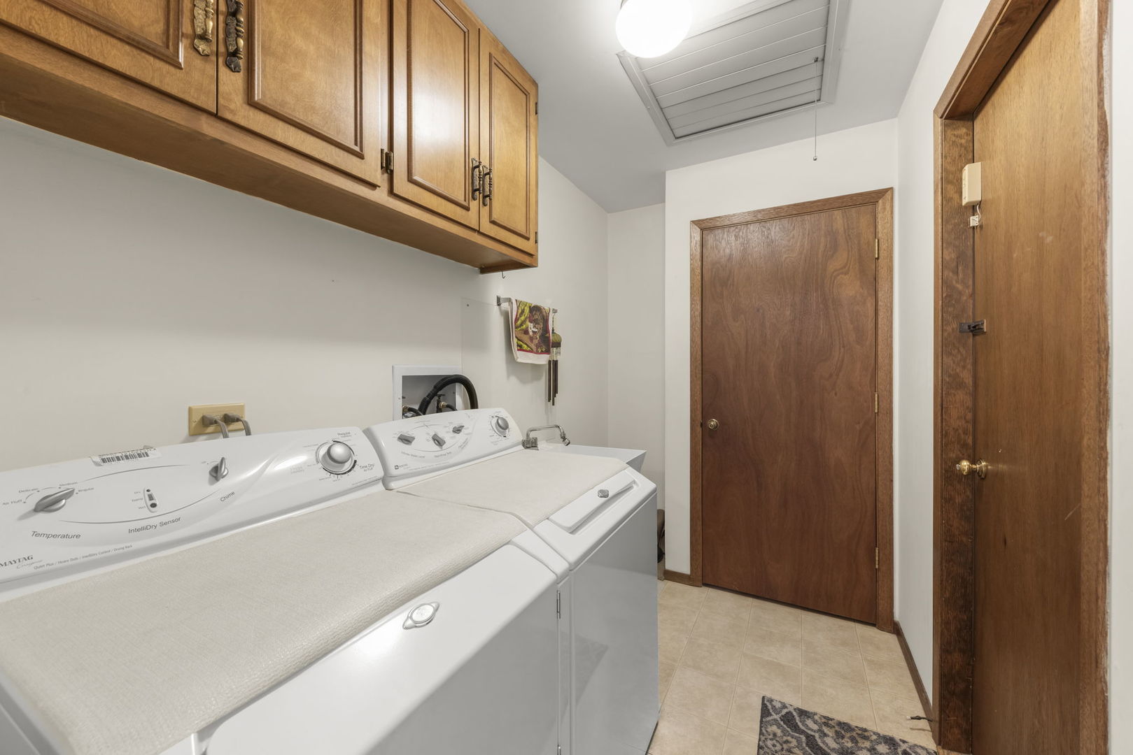 1653 Kenyon Drive, Naperville, IL 60565