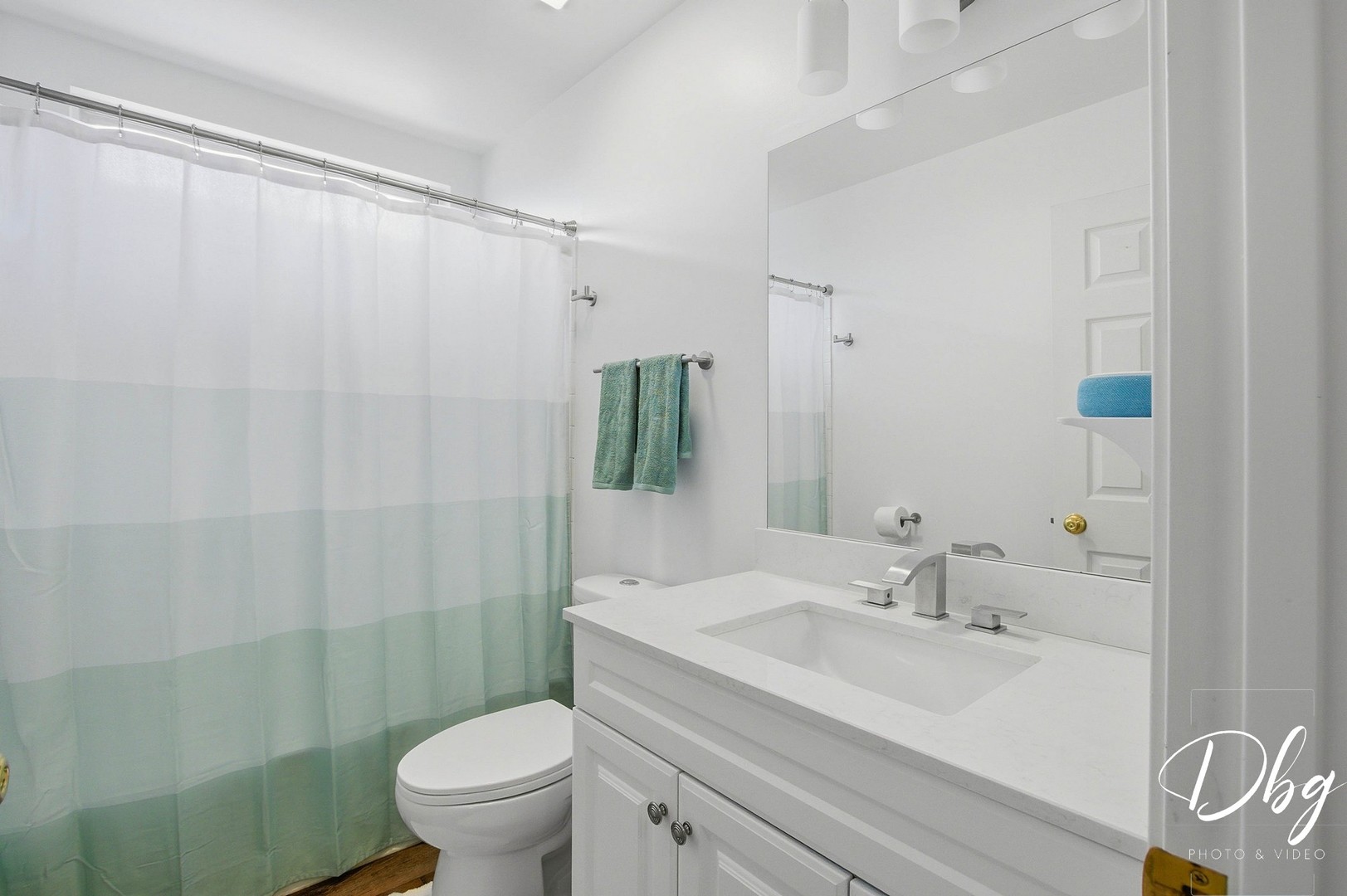 105 Wildflower Lane, Round Lake Beach, IL 60073