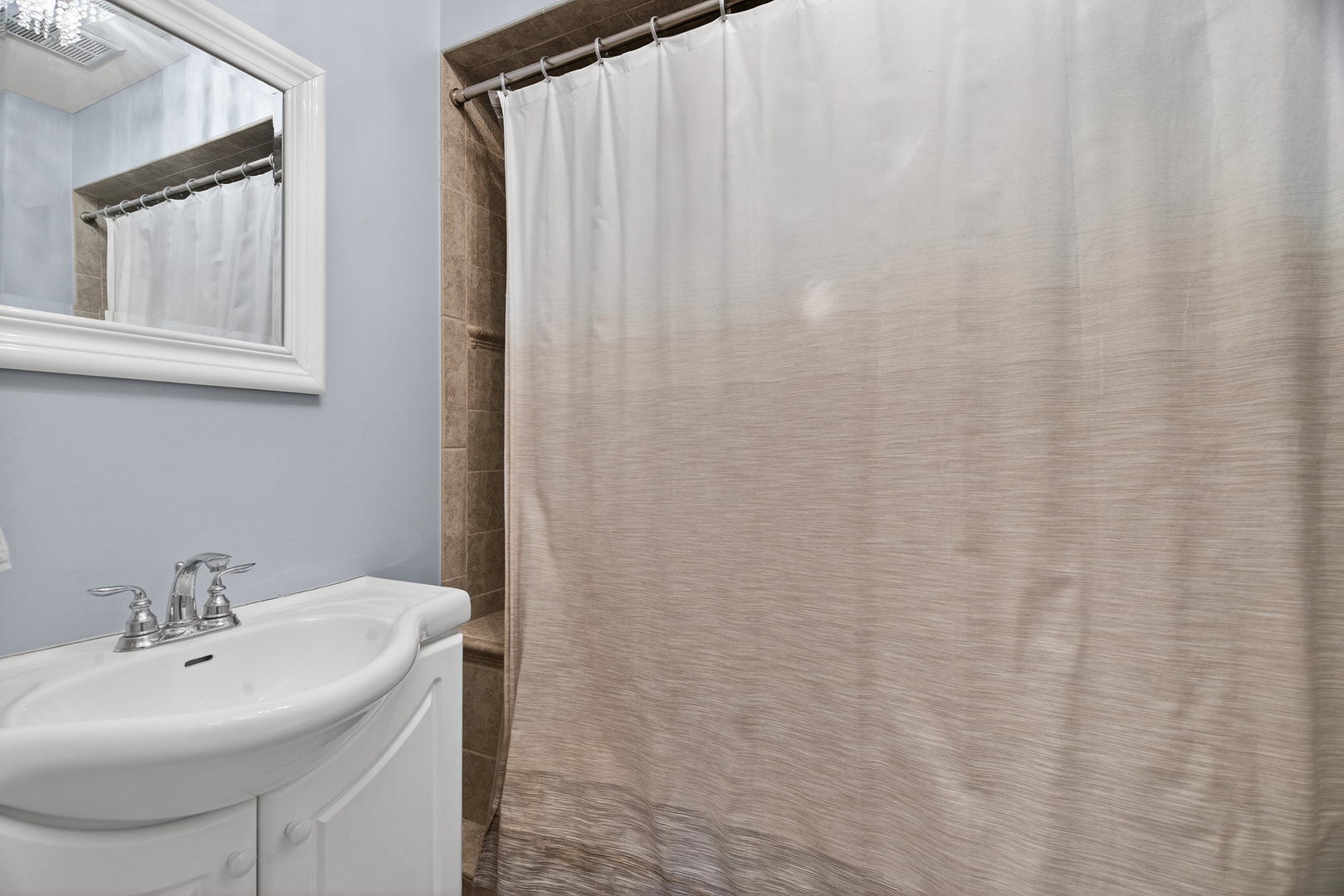 6755 180th Street #6, Tinley Park, IL 60477