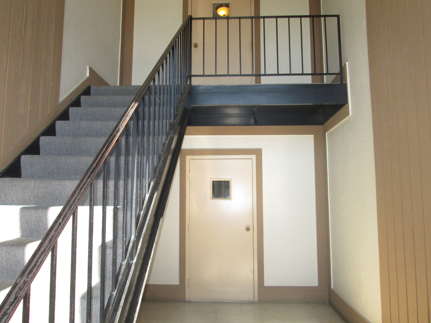 800 Brook Drive #1, Streamwood, IL 60107