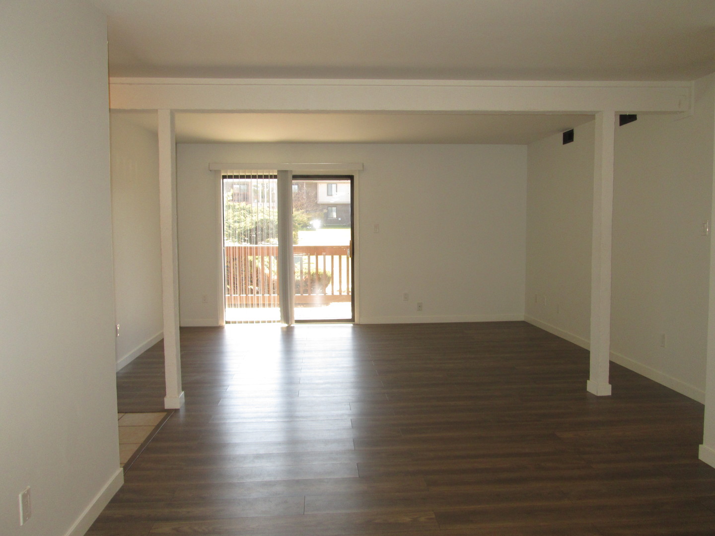 800 Brook Drive #1, Streamwood, IL 60107