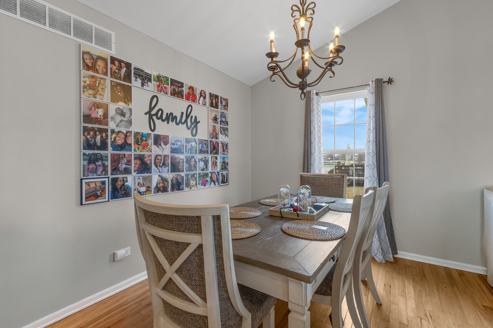 2009 ASHBROOK Court, Plainfield, IL 60586