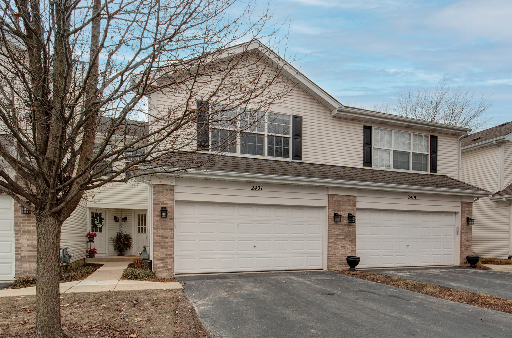 2421 Stoughton Circle #2421, Aurora, IL 60502