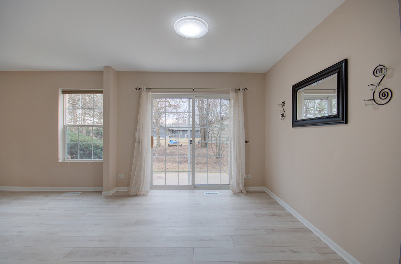 2421 Stoughton Circle #2421, Aurora, IL 60502